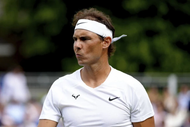 Rafina forma daleko od Noletove pred Vimbldon: Nadal izgubio od tenisera koga je Đoković ponizio pre dva dana!