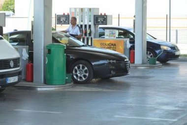 OVO SU NOVE CENE GORIVA: Dobre vesti za ljude koji voze benzince!
