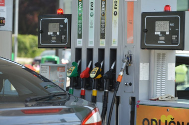 OVO SU NOVE CENE GORIVA! Evo koliko ćemo plaćati dizel i benzin na srpskim pumpama!
