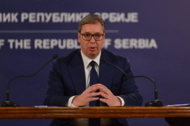 Predsednik Srbije Aleksandar Vučić odao priznanje zlatnim momcima: Srbija je od večeras ponosna basketaška sila! (FOTO)