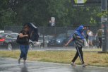 U NAREDNIH SAT VREMENA STIŽE NEVREME: Kiša i grad pogodiće ovih 8 gradova