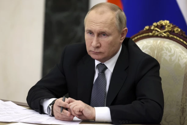 POTCENIO SAM MOĆ PUTINOVOG LUDILA: Šokantan opis ruskog pisca za lidera, ovo je njegova PROGNOZA!