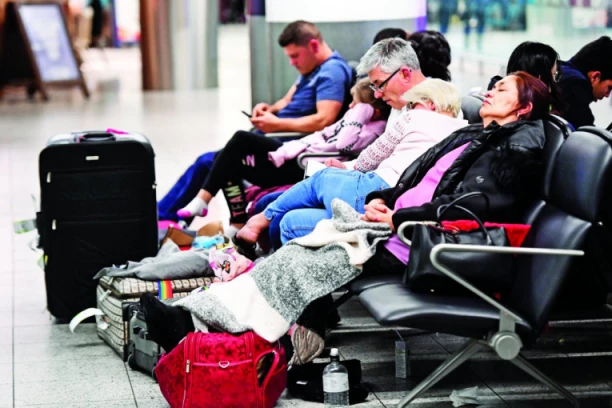 DRAMA SRPSKIH TURISTA! Ostali bez putovanja i bez novca, jer je agencija bankrotirala!