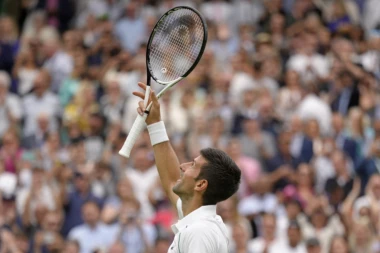 Novak je psihopata i sramota za svet tenisa: Brutalne uvrede Nadalovih navijača upućene Đokoviću!