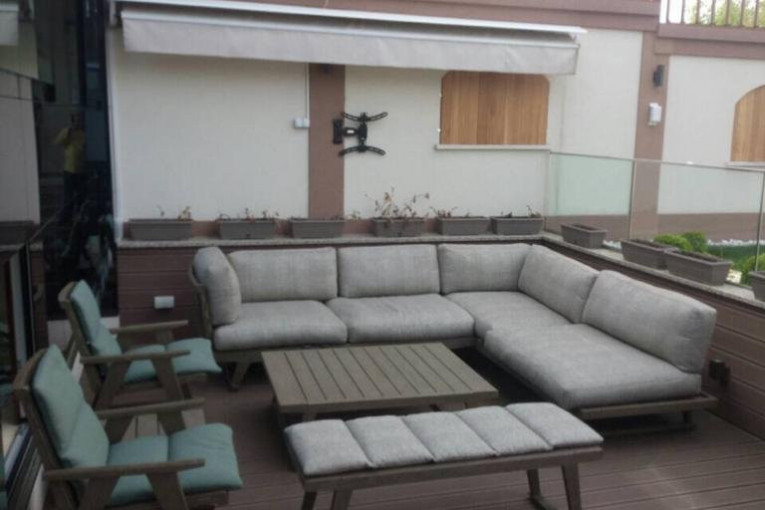 Separe u bašti pored bazena