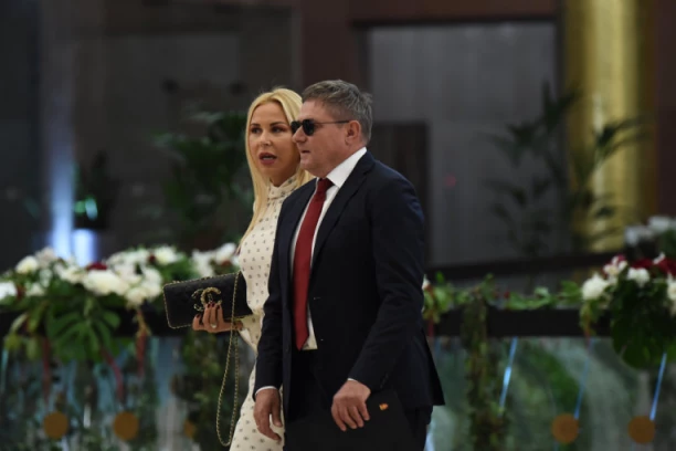 Piksi dobio orden Karađorđeve zvezde drugog stepena: Predsednik Srbije Aleksandar Vučić uručio vidovdansku nagradu selektoru "orlova"! (VIDEO,FOTO)