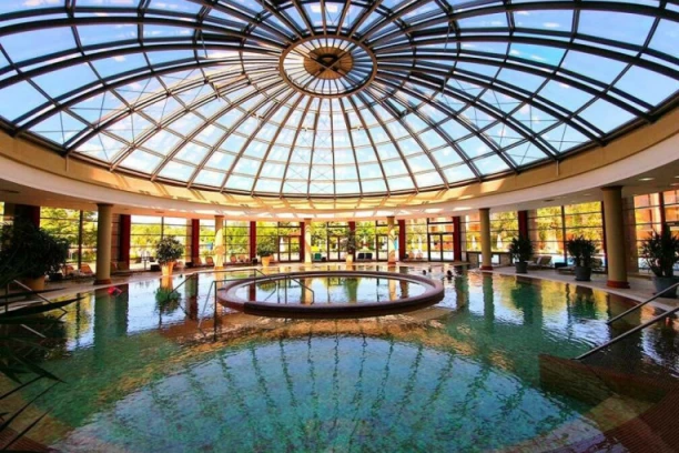 Letnje veličanstvo vas očekuje: Aquaworld Resort Budapest idealno mesto za odmor!