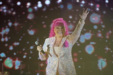 BRUNCLIKOVA POPUT DUNĐERSKIH, TRAŽI ONO ŠTO JOJ PRIPADA: Zorica postaje MILIONERKA kad vrati očevu imovinu!