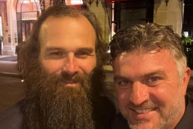 Nikada ne biste rekli da je to ON: Bivši srpski napadač promenio lični opis! (FOTO)