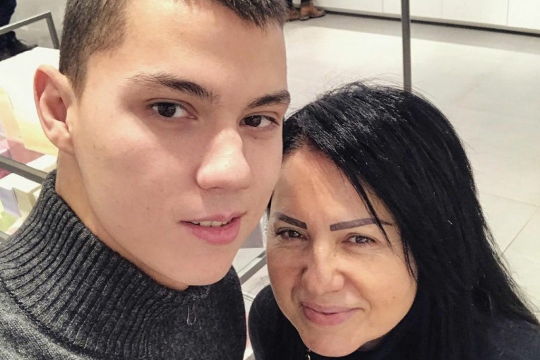 Zlata Petrović i sin Jovan Pejić 