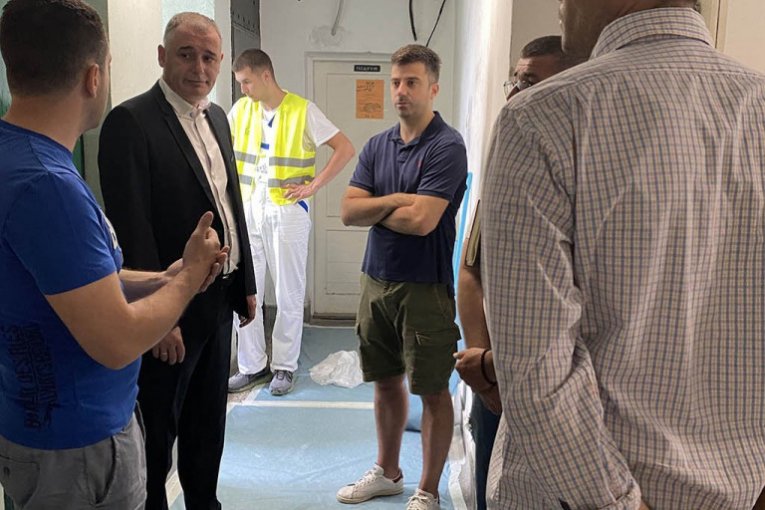 Nastavak uredjenja ulaza stambenih zgrada uz finansijsku pomoc Opštine Savski venac 