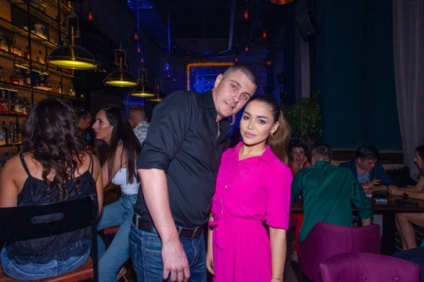 PALA ZADNJA KLAPA ŠESTE SEZONE: Luda žurka za kraj "Ubica"