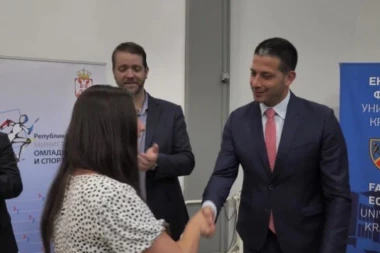 Ministar Udovičić dodelio stipendije najboljim studentima Univerziteta u Kragujevcu: Biti stipendista Fonda za mlade talente znači biti najbolji!