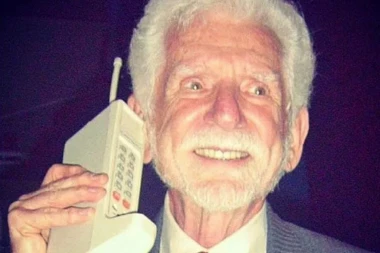 On je izmislio prvi mobilni, a sad ima ŠOKANTNU PORUKU ZA SVE LJUDE NA PLANETI! Nikada nije ni pretpostavio da će se OVO dogoditi!