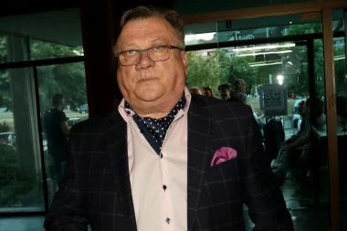 Prokletstvo porodice Halida Bešlića! Pevaču se borili za život, a onda mu sin imao težak UDES!