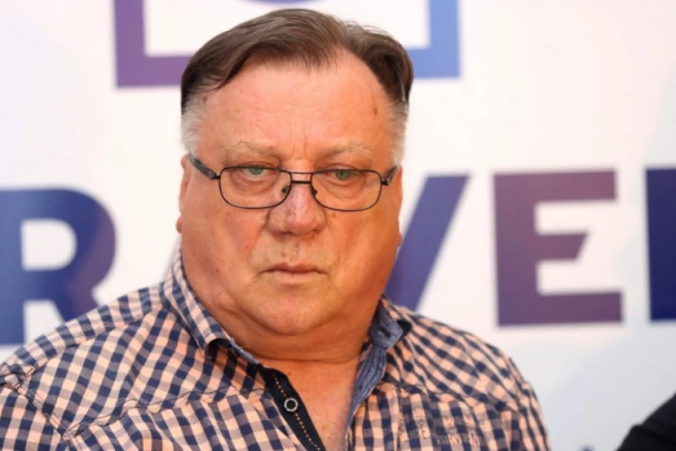 Oglasio se Halid Bešlić nakon OPERACIJE SRCA! Pevač otkrio kako se oseća i kakve su prognoze lekara!