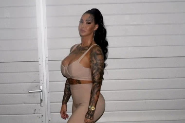 ON JE NOVI DEČKO ANĐELE VEŠTICE! Svi ga dobro znaju, otkrio sve o vezi sa starletom!