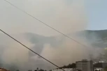 VELIKI POŽAR U HERCEG NOVOM! Vatra divlja, i meštani učestvuju u gašenju! (FOTO,VIDEO)