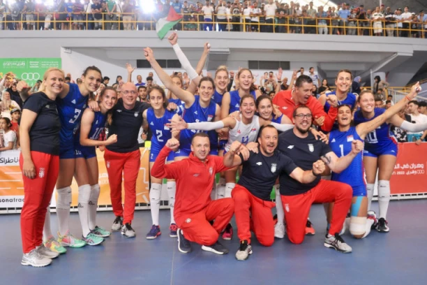 Odbojkašice stigle do novog odličja: Na grudima naših devojaka zasijala bronza! (FOTO)