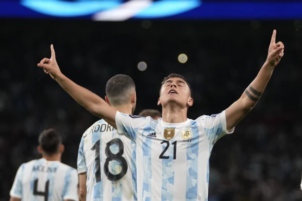 Nova transfer bomba: Puklo između Dibale i Intera, Argentinac menja Ronalda u Junajtedu? (FOTO)