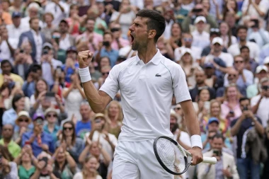 Valjda ću uspeti da osvojim set: Novak poslao URNEBESNU poruku Kirjosu nakon plasmana u finale Vimbldona!