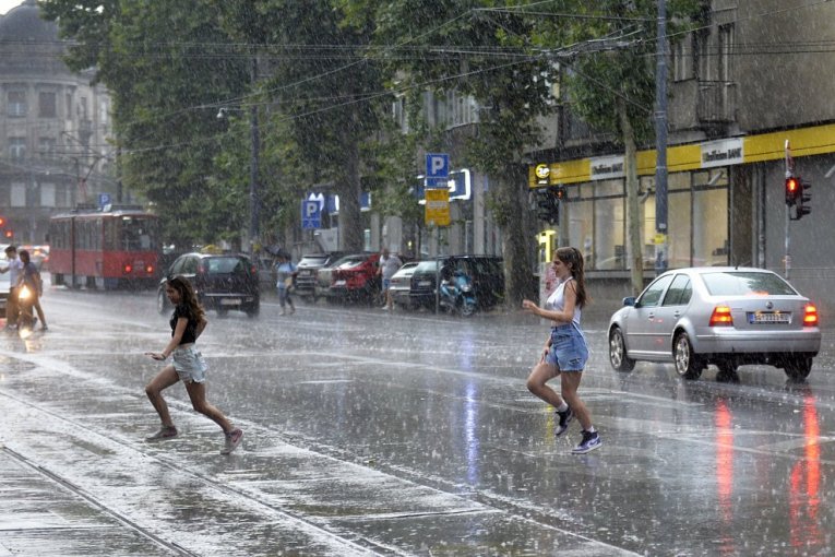 DANAS NAGLO ZAHLAĐENJE: Očekuje se velika količina padavina, grad u ovim delovima zemlje