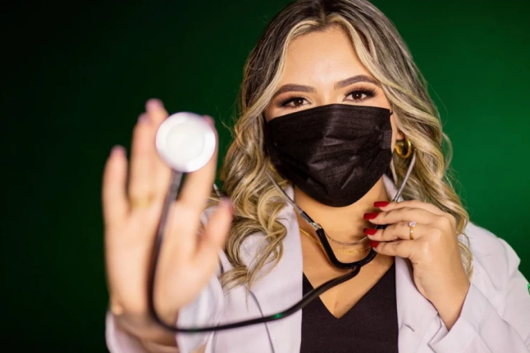 UŽAS U AKVA PARKU! Medicinska sestra nestala kroz platformu ziplajna i pala sa 20 metara visine!