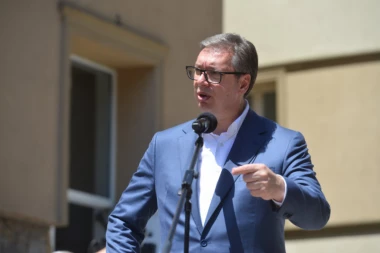 OGLASIO SE VUČIĆ povodom zabrane posete JASENOVCU!