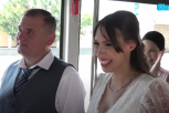 VENČANJE U AUTOBUSU: Jovana i Goran se odlučili za neobičnu svadbu u Sefkerinu (VIDEO)