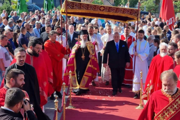 Marković dobio najviše odlikovanje Eparhije šumadijske: TREĆE PRIZNANJE ZA PALMU OD SPC!