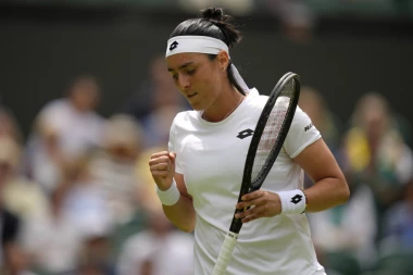 NEZAPAMĆENI SKANDAL NA VIMBLDONU! Teniserka prekršila SVETO PRAVILO! Zabranili joj da trenira pred FINALE!