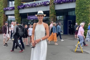 Objavila fotografije sa letovanja i zapalila društvene mreže: Nekadašnja srpska teniserka oduševila fanove! (FOTO)