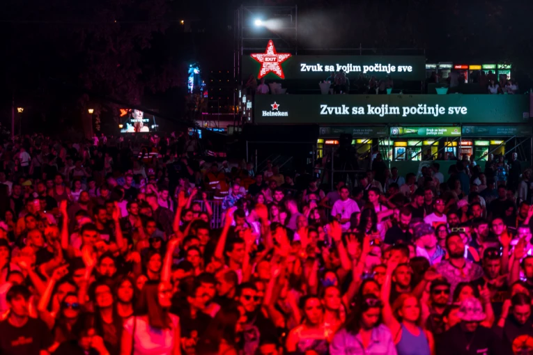 OGROMNA ZAPLENA DROGE NA EXITU! Predložen pritvor za uhapšene dilere!