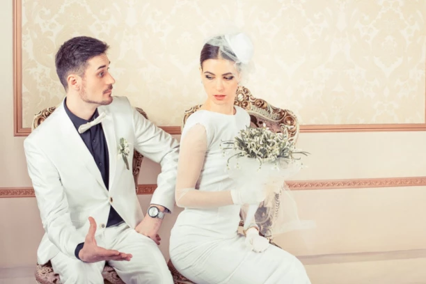 MLADOŽENJA NA VENČANJU pustio snimak intimnog odnosa MLADE sa mužem njene trudne sestre! (VIDEO)