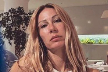 "Uništila si brak mojih roditelja" Silvija Đogani BESNA na Vesnu, izbila SKANDALOZNA SVAĐA Đoletove ćerke i supruge! (FOTO)