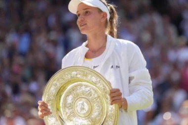 Ovo je nestvarno: Vimbldonska šampionka nije mogla da sakrije emocije nakon velikog trijumfa!