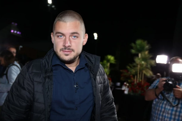 PRETUČEN BIVŠI ZADRUGAR: Nikola Grujić dobio batine, hitno mu ukazana lekarska pomoć!