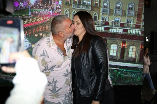 Miki Đuričić MAZNUO 100. 000 evra od Zadruge, pa odlučio da sve SPISKA: Supruga priželjkuje još jednu BEBU! (FOTO)