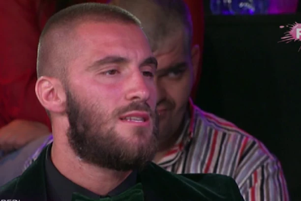 SLABA NA CRNOGORCE: Čaprićka SMUVALA Mensura, nije mogla da mu odoli, pojavila se fotka iz provoda, uhvaćeni na delu!