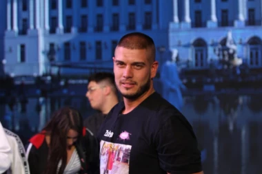 "Otarasili su se ZLA, Aleksandra je naša SNAJKA" Meštani Veternika progovorili o Dejanu i Dragojevićima, a o njegovoj bivšoj opleli k'o nikad! (FOTO)