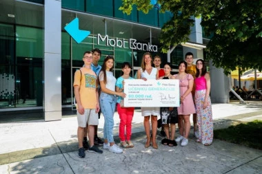 Mobi Banka nagradila učenike generacije: 500.000 dinara za buduće studente