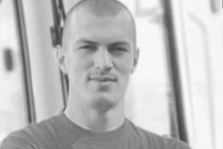 UBIJEN METALNOM PALICOM! Ovo je mladić (25) nastradao u tuči dve porodice u Tutinu! Sreli se na SAHRANI, a onda na putu kulminirao višegodišnji sukob!
