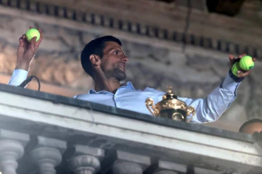 NOVAK'S CRAZY MOVE! He took aim, fired the projectile and HIT THE TARGET! (VIDEO)