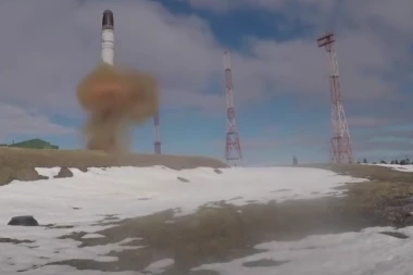 E, OVO VEĆ NIKAKO NE VALJA: Pakistan testirao balističku raketu, Indija već spremna za rat