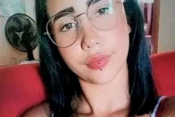 DEVOJKU UBILA MINĐUŠA! Infekcija joj pojela mozak: "I da je preživela, bila bi kao biljka"! Jedna greška bila je KOBNA!