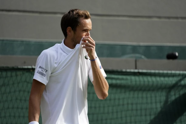 DANIL DOŽIVEO DEBAKL: Medvedev ispao u Hertogenbošu!