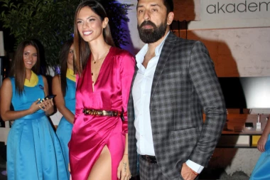 Evo gde je završila Dimitrovska posle najave razvoda od Amidžića! U nikad je VRELIJEM IZDANJU! (FOTO)