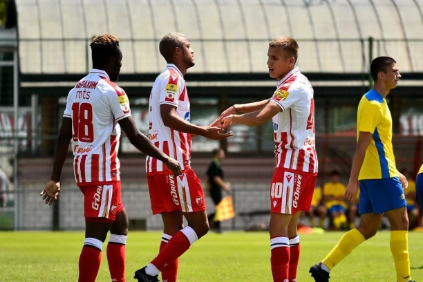 Zvezda slavila u "tajnoj" utakmici 4:0, Stanković predstavio novog desnog beka! (VIDEO/FOTO)