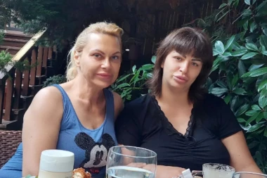 Miljani Kulić se doktori BORE ZA ŽIVOT? Siniša i Marija NESREĆNI, zadrugarkina majka van sebe! (FOTO)