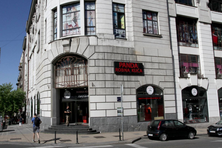 Robna kuća u kojoj prodaju igračku